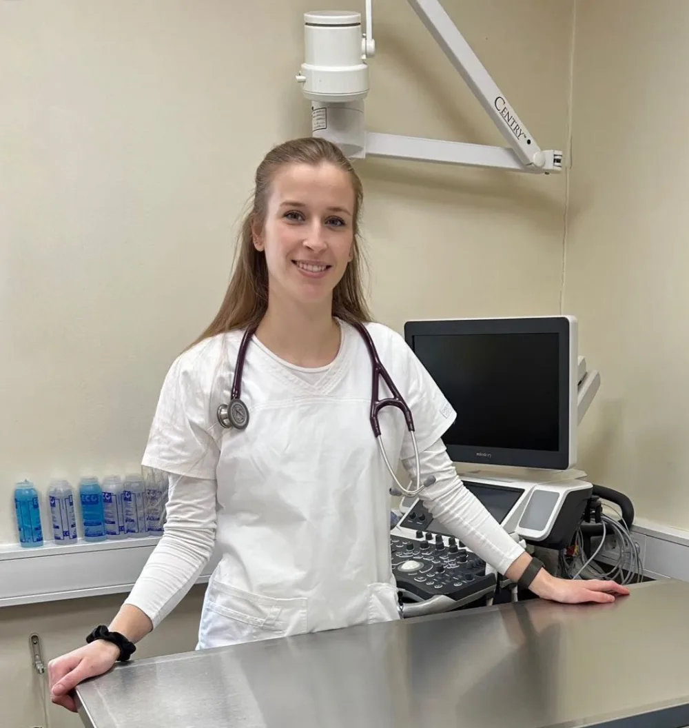 Medic veterinar cu câine